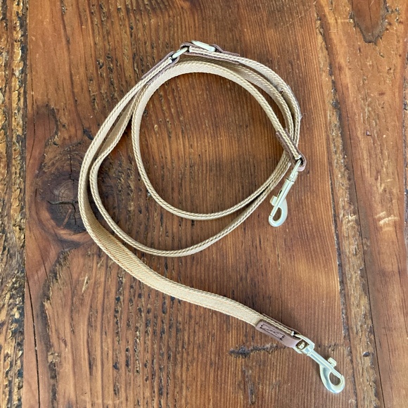 Small Dog Leash/Lead 1/2 Inch Wide, Tan with Gold Hardware, Puppytie - Picture 1 of 8